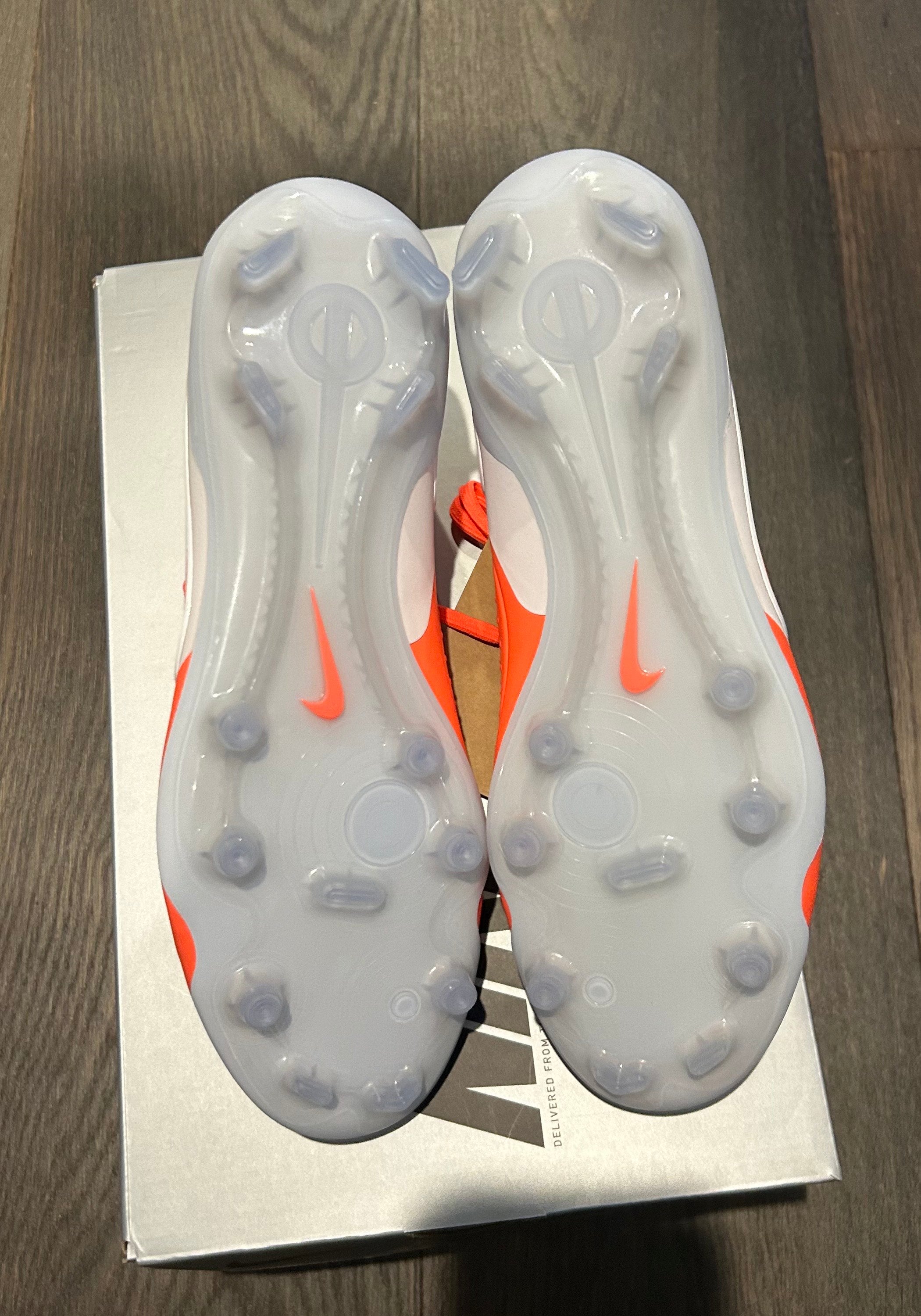 (SIZE US 7) Nike Tiempo Legend 10 Elite FG - Mad Energy Pack