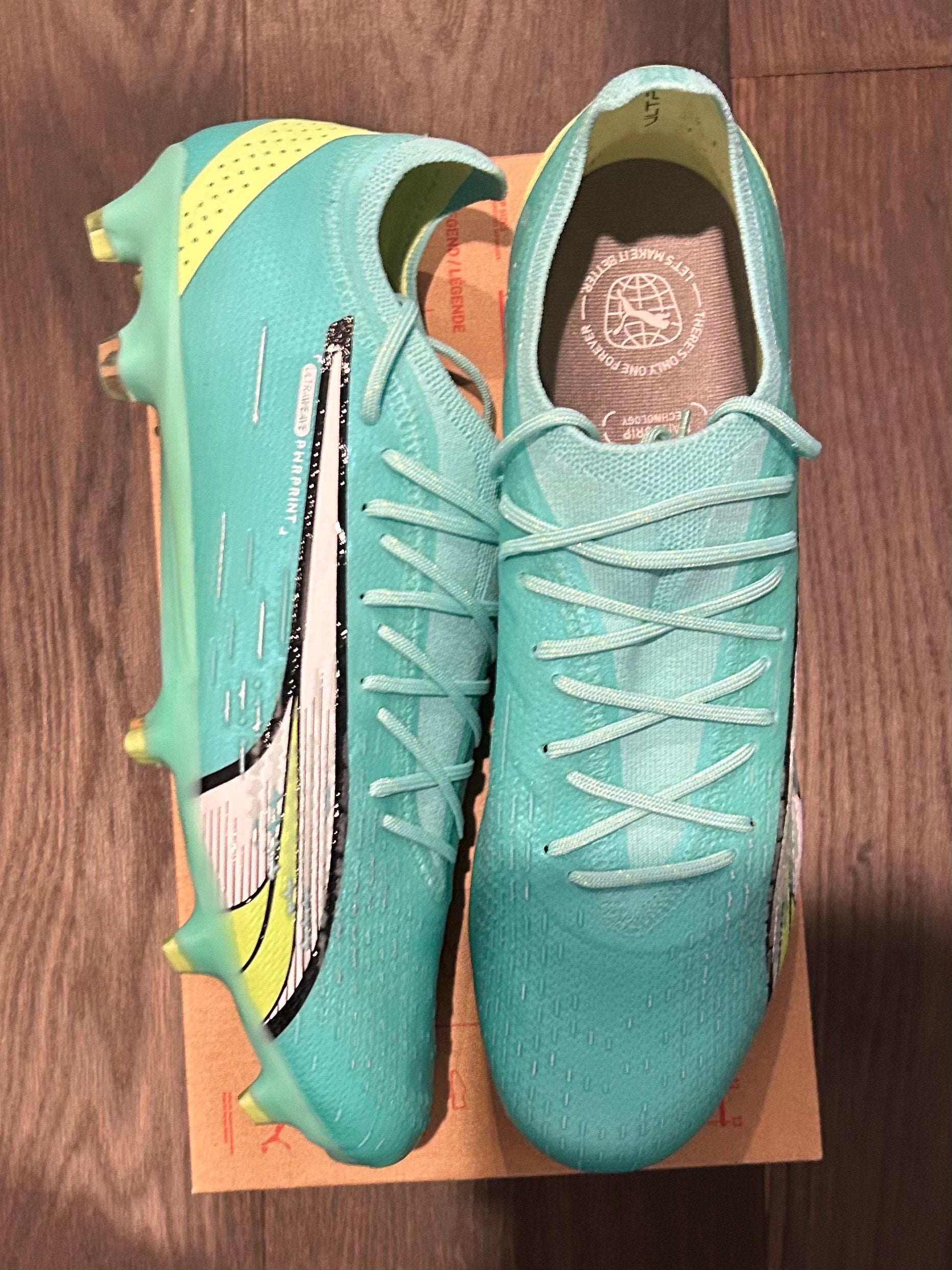 (SIZE US 12) Puma Ultra Ultimate FG/AG