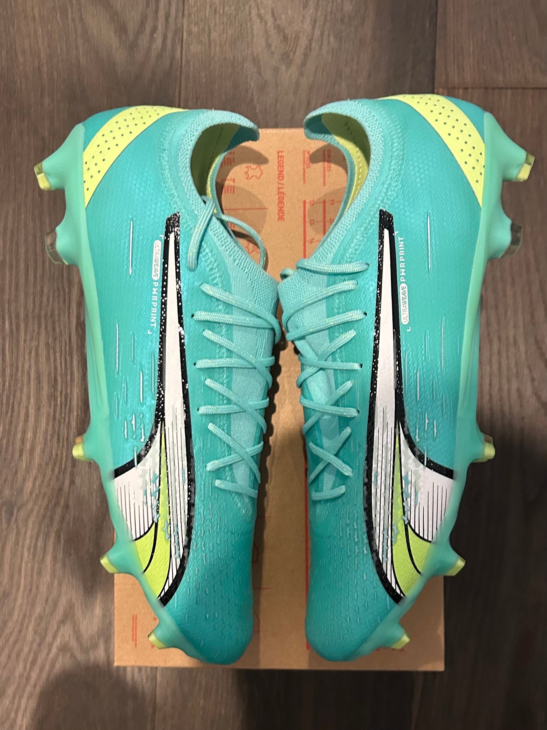 (SIZE US 12) Puma Ultra Ultimate FG/AG