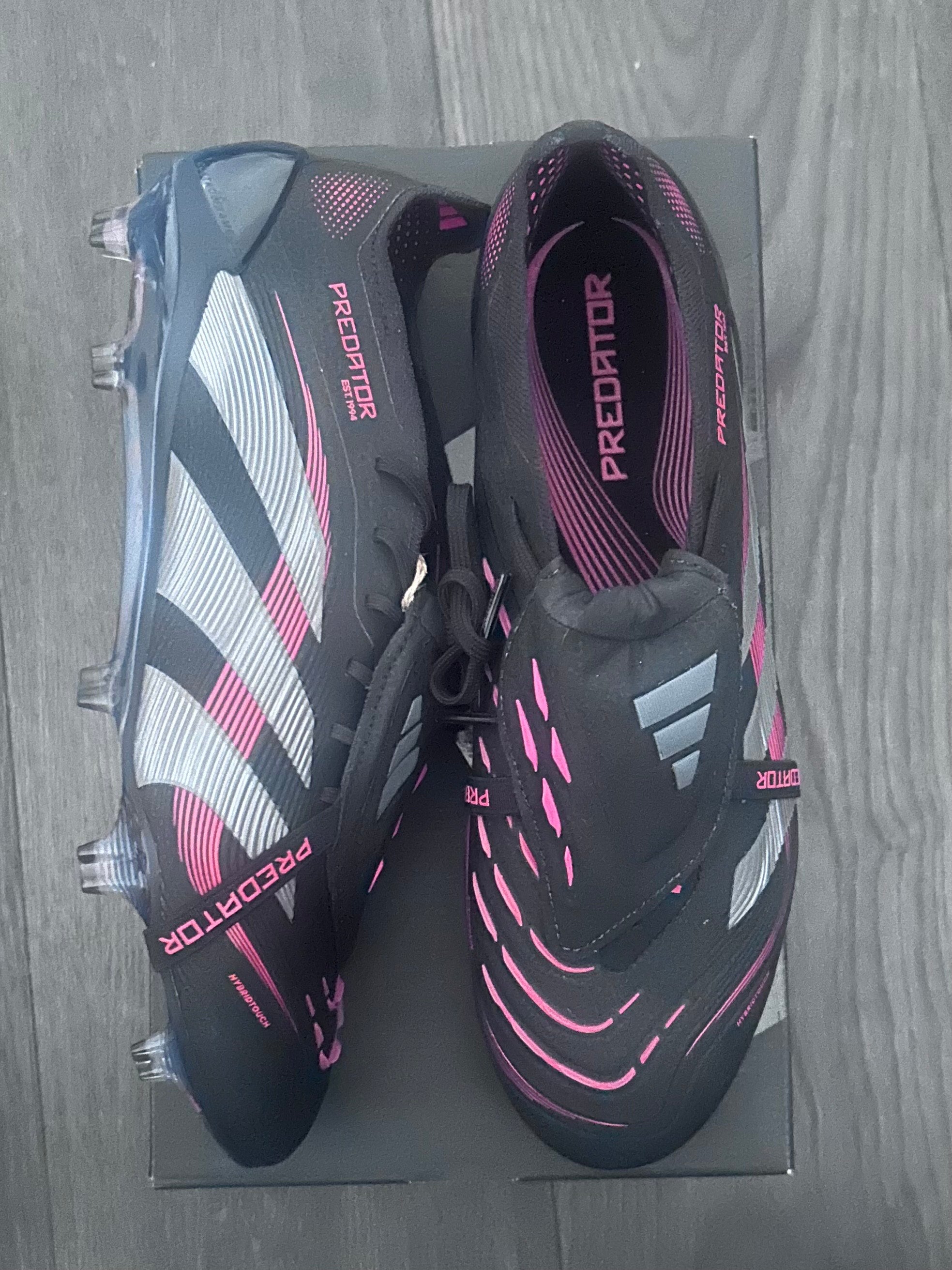 ( US 10) Adidas Predator Elite Fold-Over Tongue Firm Ground Boots