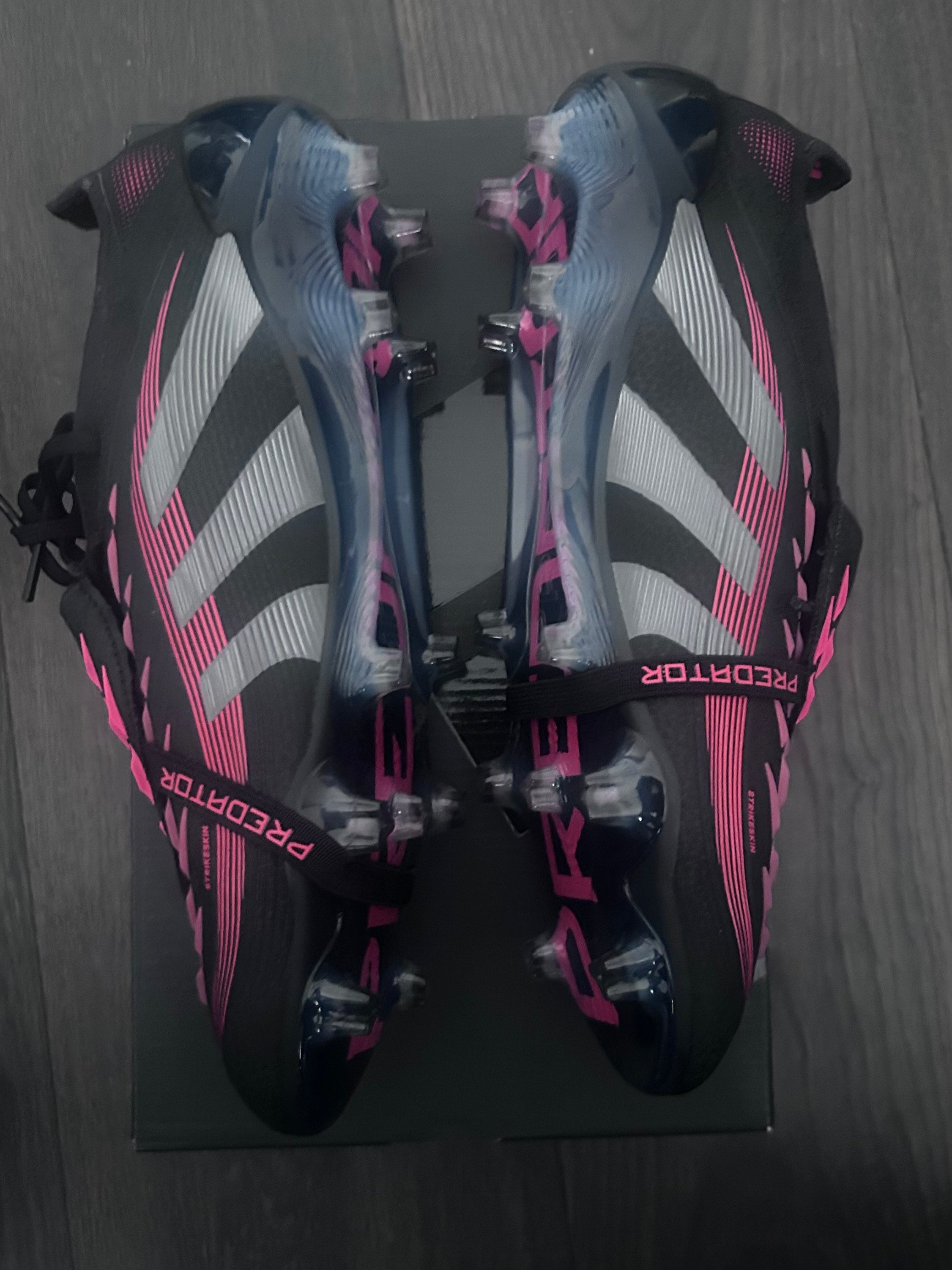 ( US 10) Adidas Predator Elite Fold-Over Tongue Firm Ground Boots