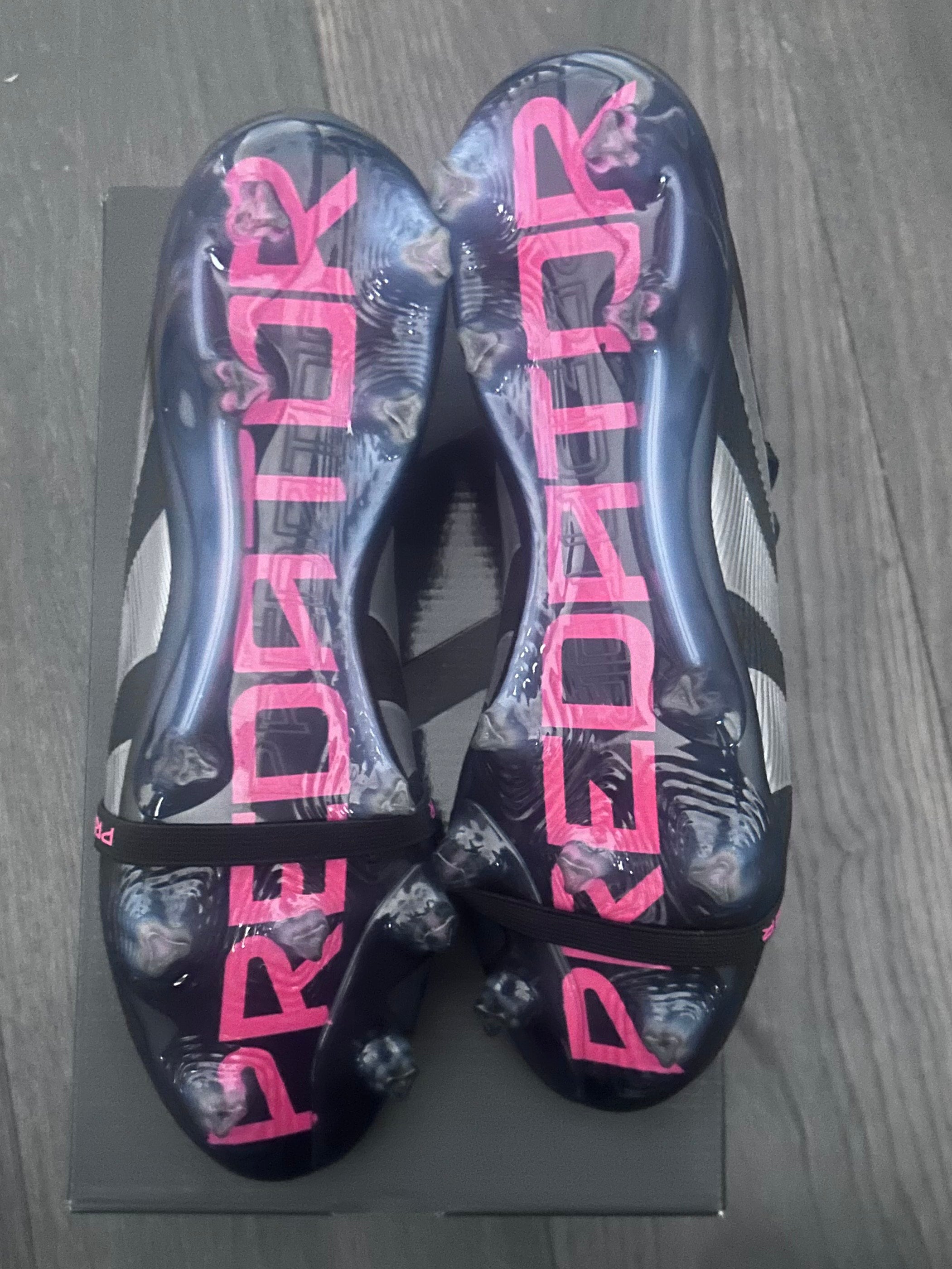 ( US 10) Adidas Predator Elite Fold-Over Tongue Firm Ground Boots